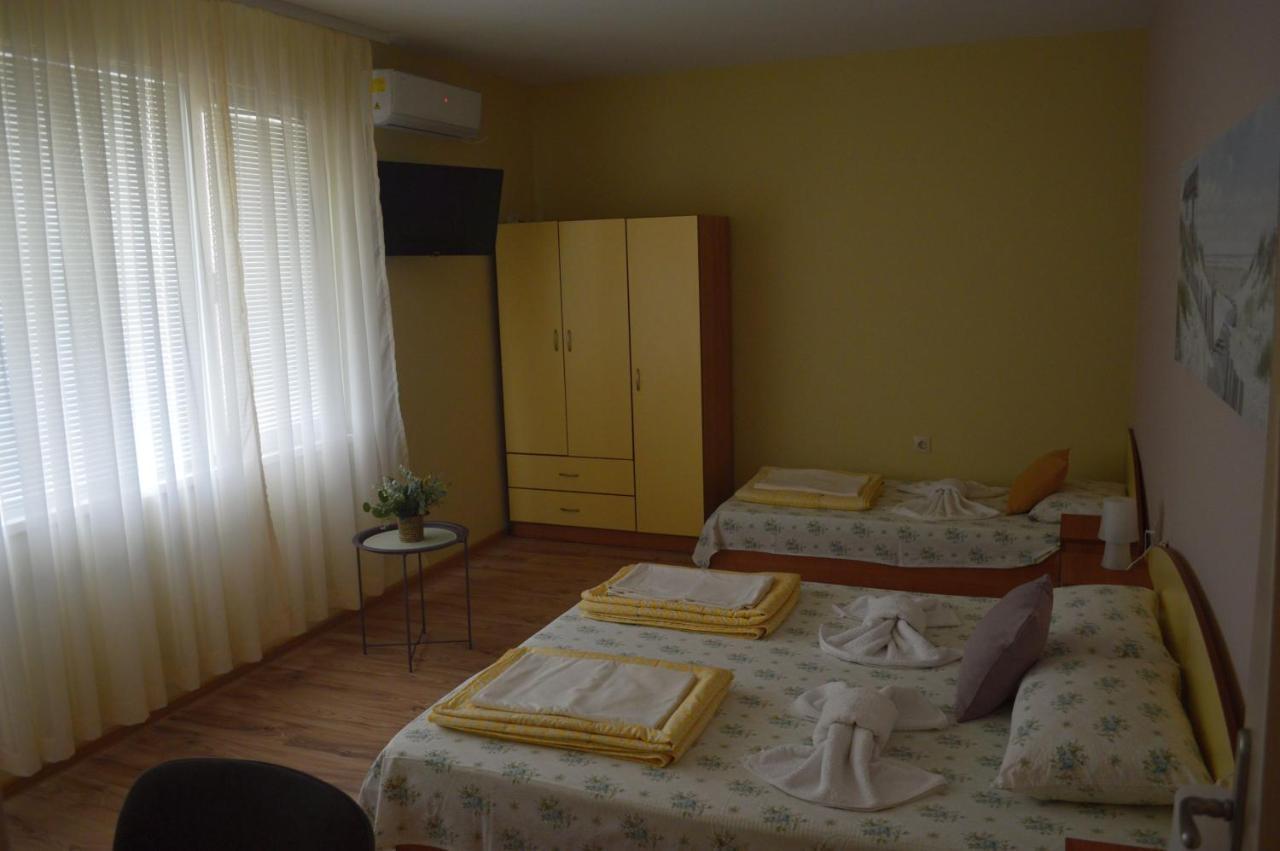 Hotel Yanis Czernomorec Zewnętrze zdjęcie
