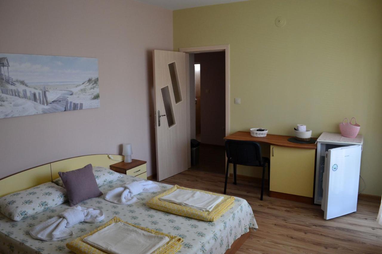 Hotel Yanis Czernomorec Zewnętrze zdjęcie