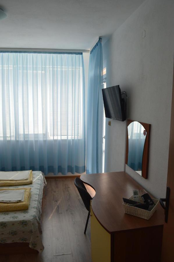 Hotel Yanis Czernomorec Zewnętrze zdjęcie