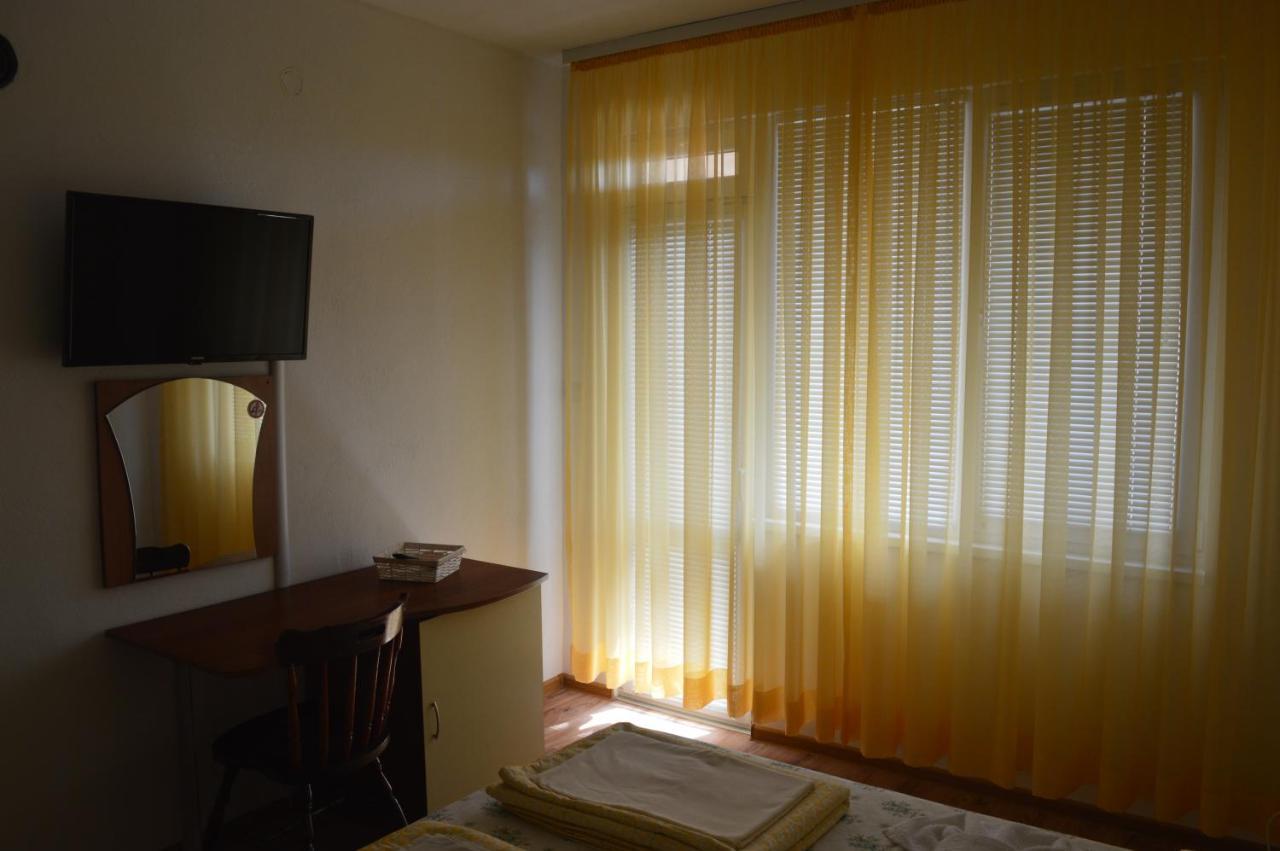 Hotel Yanis Czernomorec Zewnętrze zdjęcie