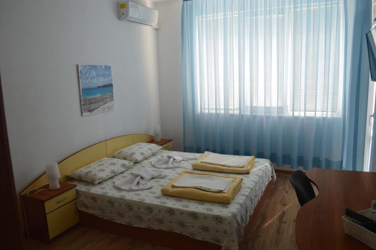 Hotel Yanis Czernomorec Zewnętrze zdjęcie