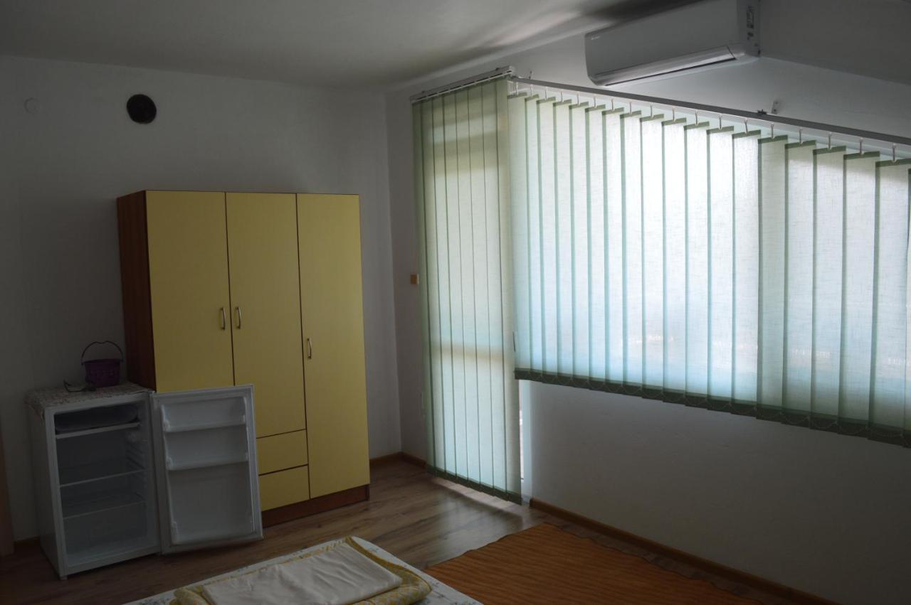 Hotel Yanis Czernomorec Zewnętrze zdjęcie