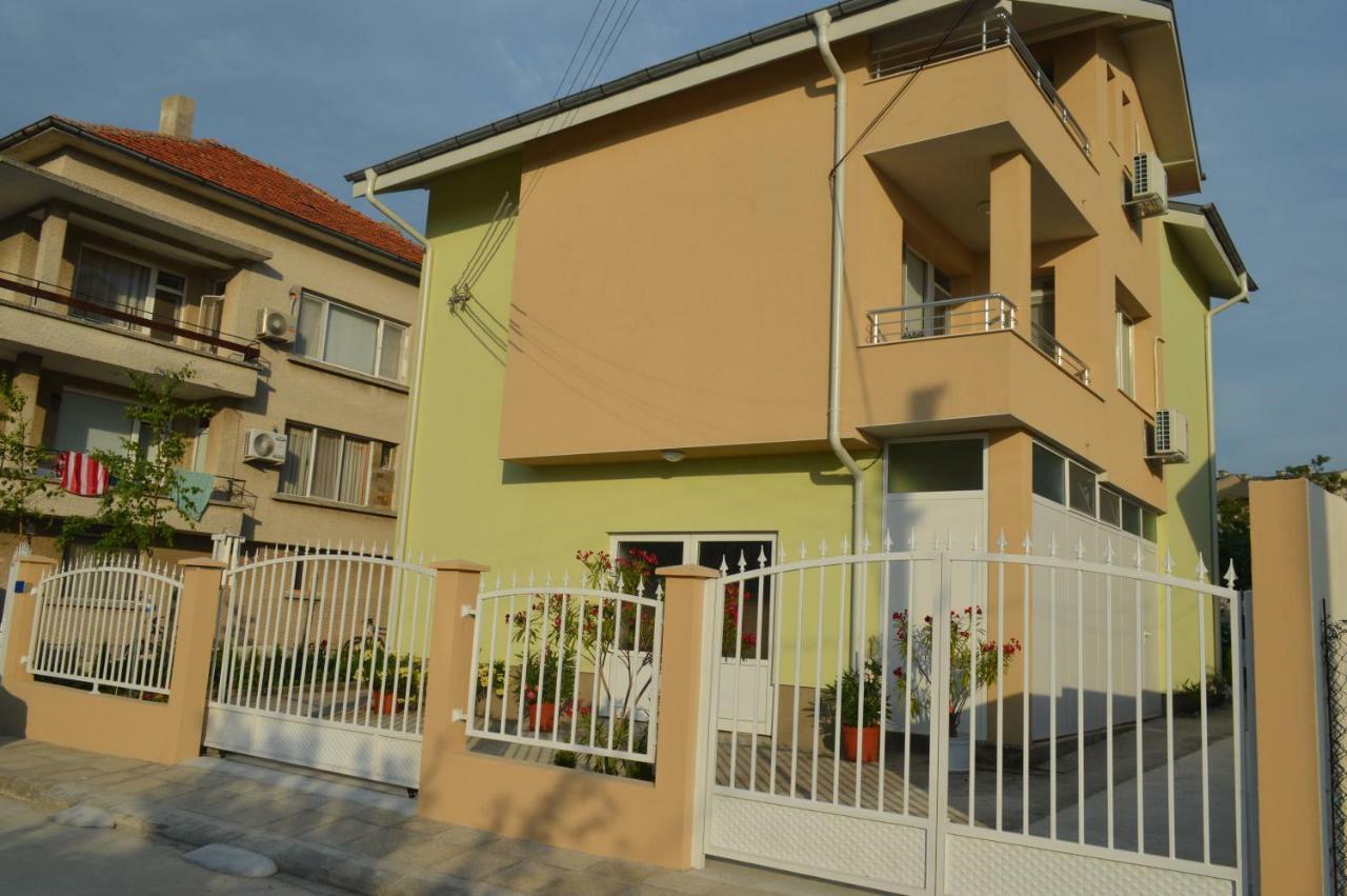 Hotel Yanis Czernomorec Zewnętrze zdjęcie